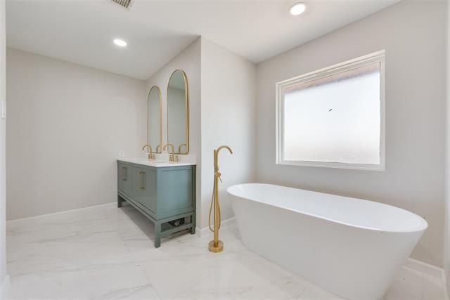 Building Photo - 1614 Caddys Cir