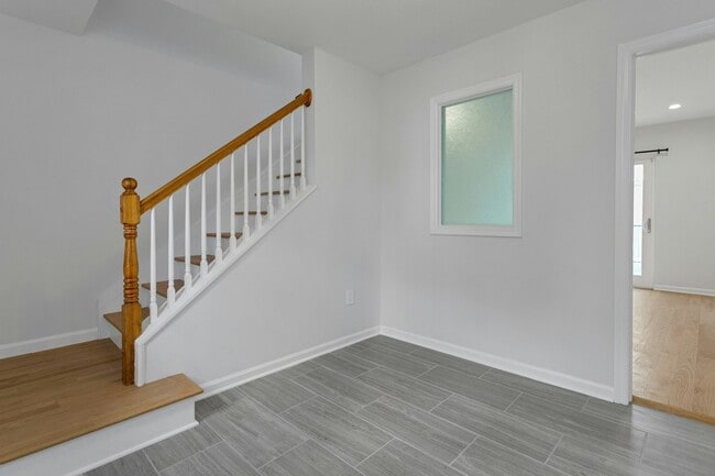 Building Photo - 187 West Ave