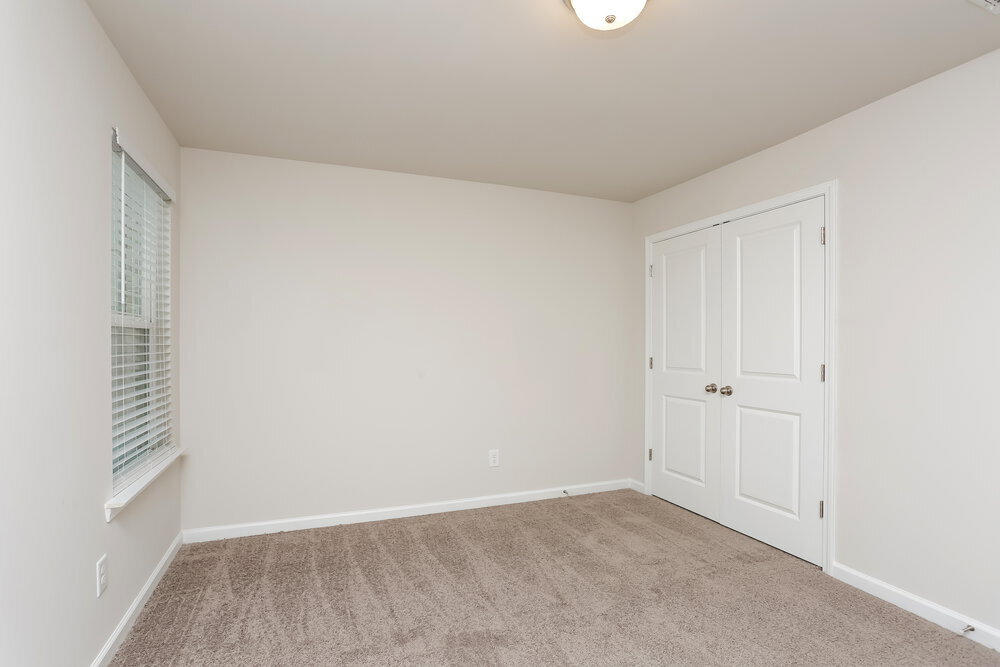 Building Photo - 1157 Sunny Lake Dr