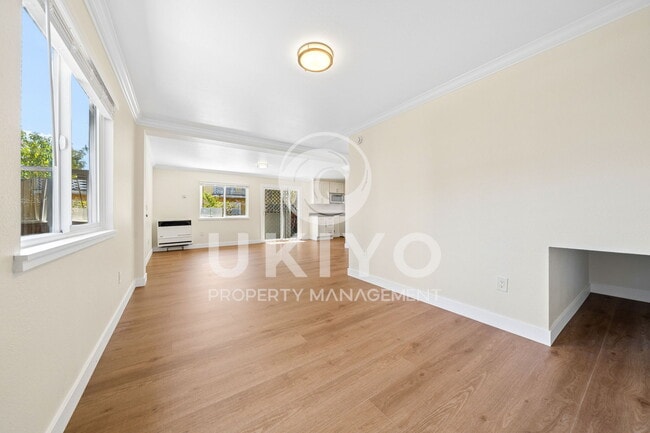 Building Photo - 3007 Nicol Ave