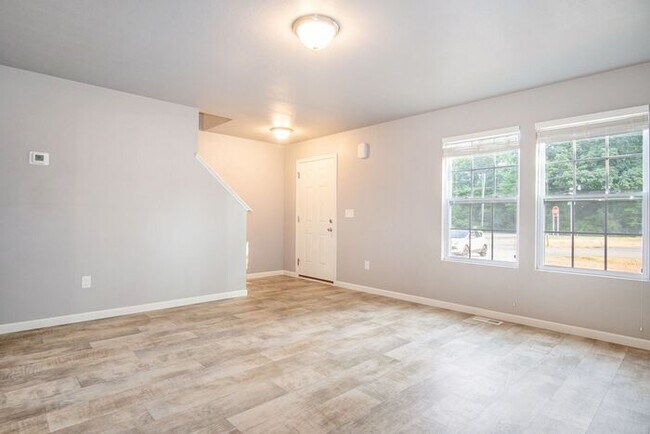 Building Photo - 15088 Krueger St
