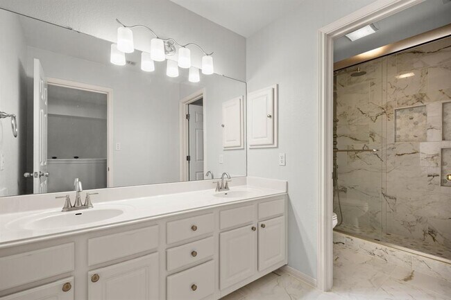 Building Photo - 7500 Shadowridge Run