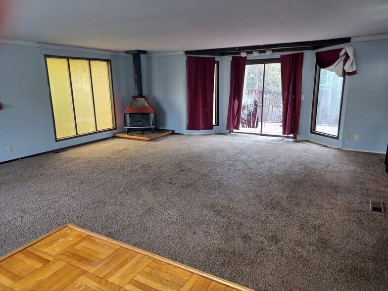 Building Photo - 3912 E Hartson Ave