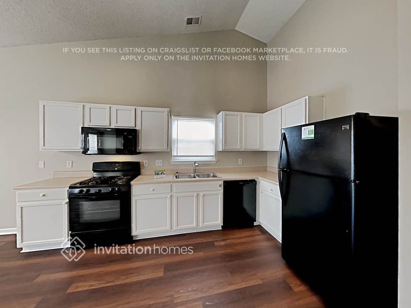 Building Photo - 4012 Edgeview Dr