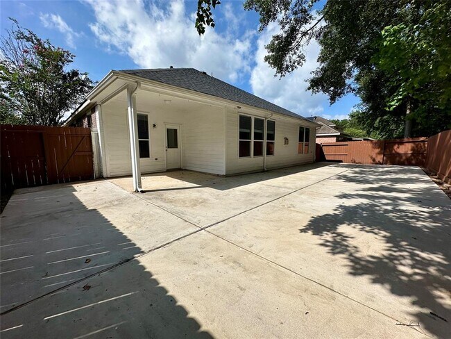 Building Photo - 951 Doire Dr