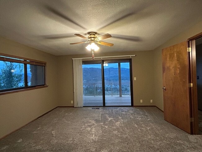 Building Photo - 6367 Woodman Dr