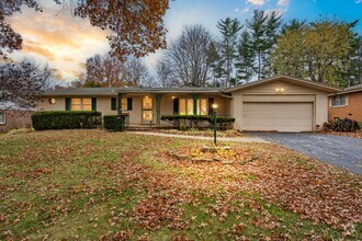 Building Photo - RARE SOUTHERN HILLS BEAUTY! 3 living rooms...