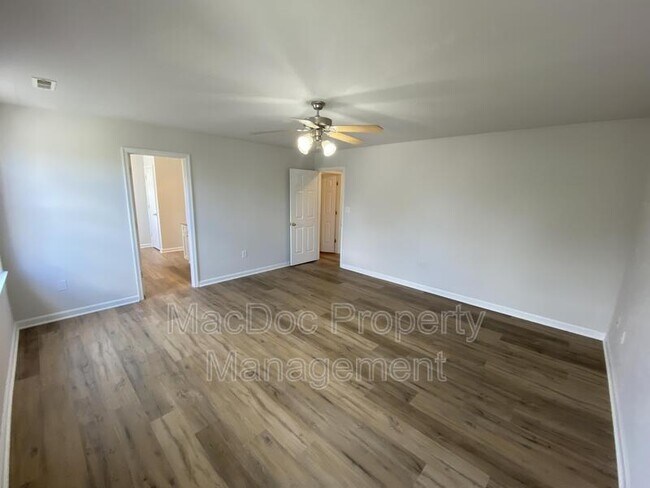 Building Photo - 7218 John Taylor Mews