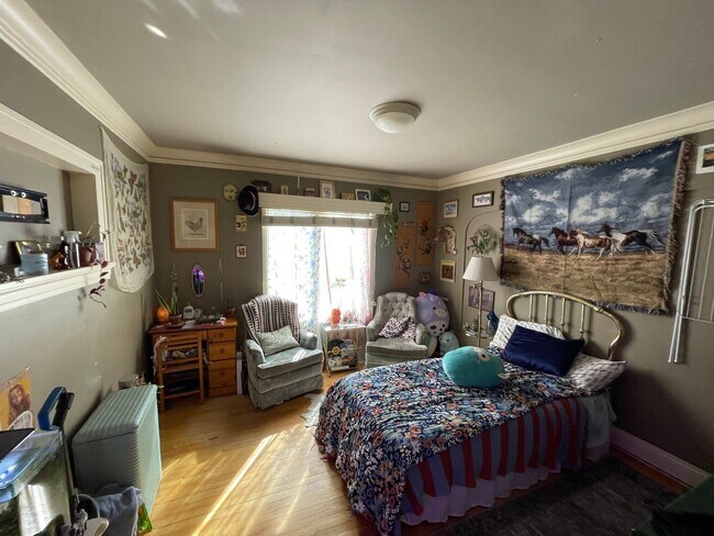 Building Photo - Duluth MN - 6 Bed - 3 Bath - Single Family...