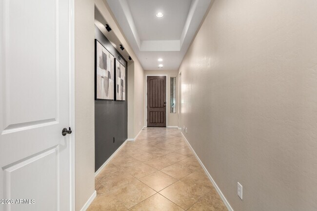 Building Photo - 12725 W Dale Ln