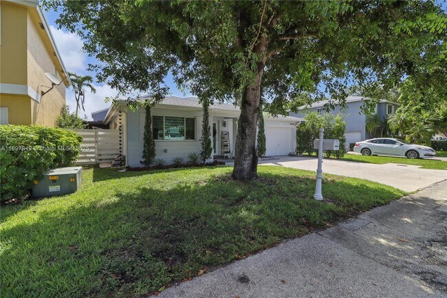 Building Photo - 14519 SW 139th Ave Cir E