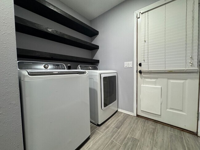 Building Photo - ***303 Southland Street***