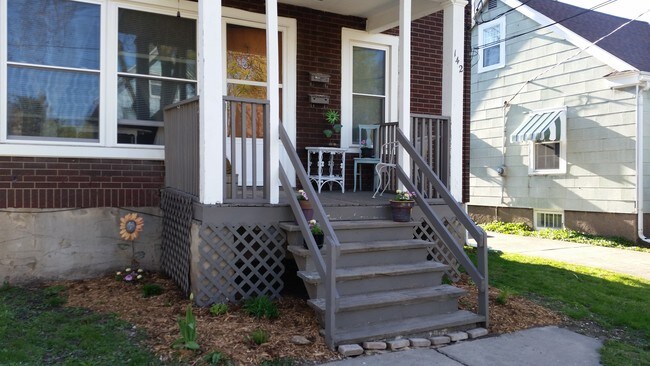 Building Photo - 142 S Marquette St