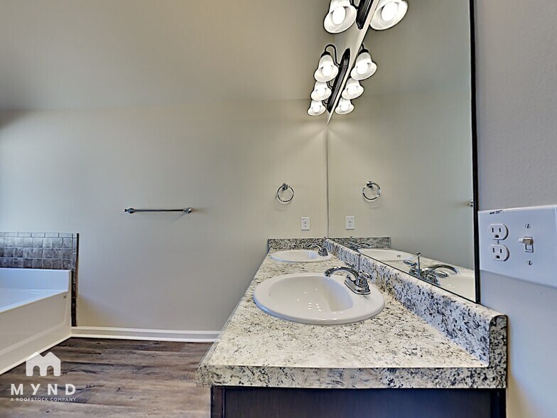 Building Photo - 9028 Holder Rd