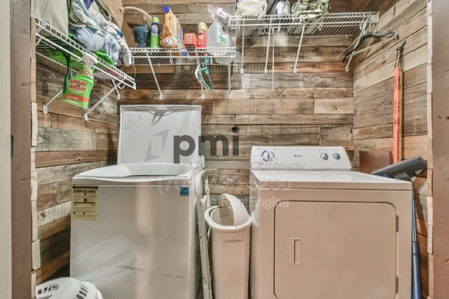 Building Photo - 43 Davis Gap Rd