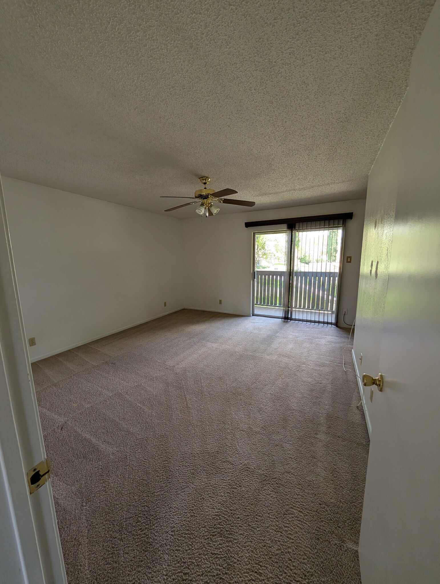 Building Photo - 1644 Lomaland Dr
