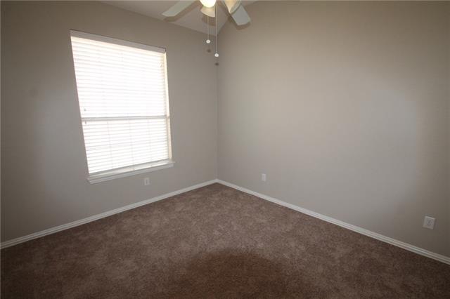 Building Photo - 1424 McKenzie Ct