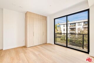 Building Photo - 2361 Fox Hills Dr