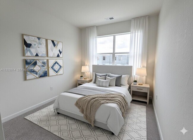 Building Photo - 1082 SE 2nd St