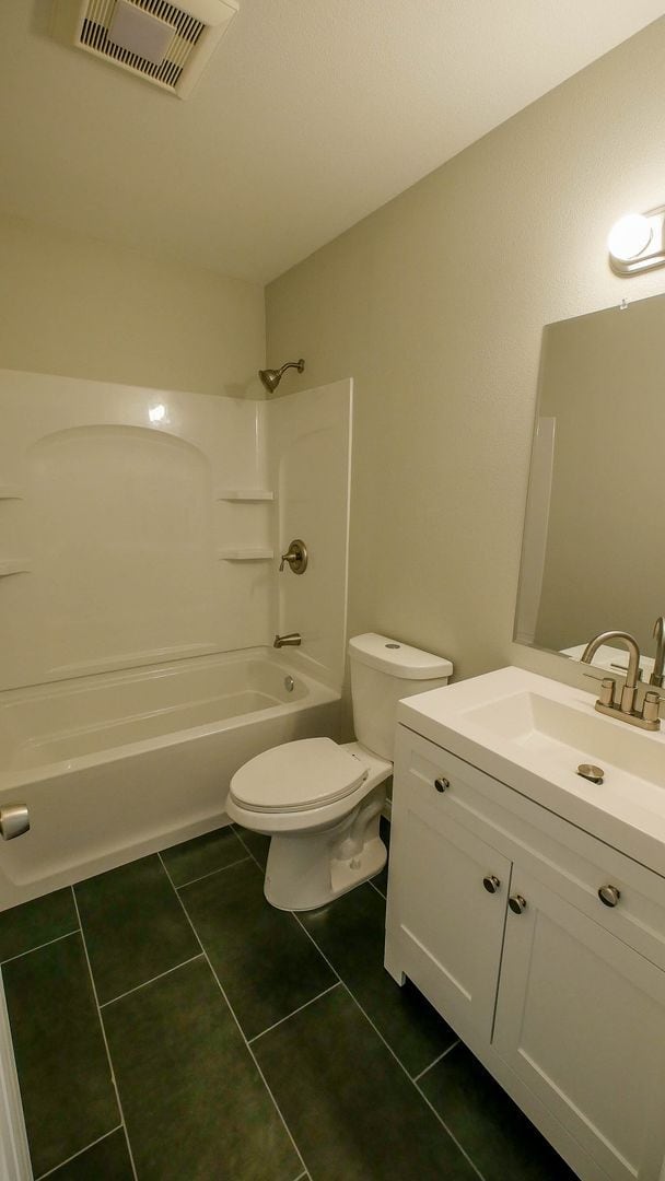 Building Photo - Fully Upgraded Mira Mesa Home w/solar panels, Garage, Washer/Dryer & Private Yard