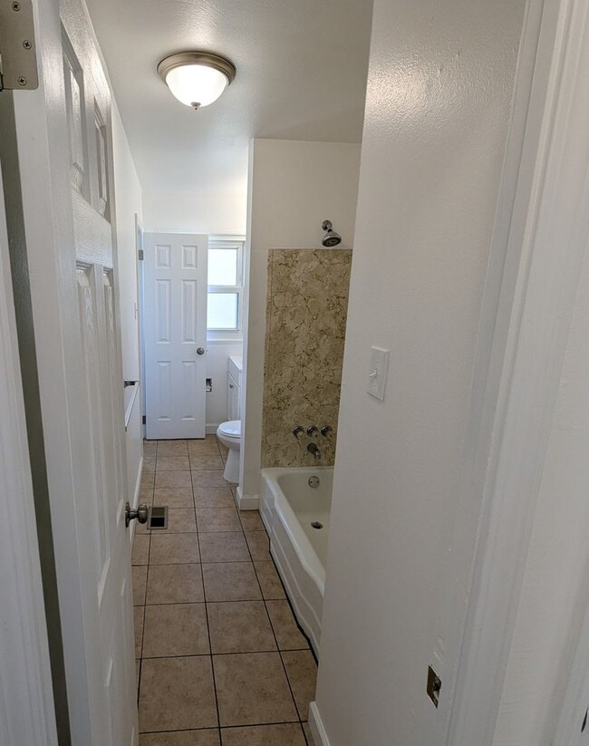 Building Photo - Stylish Santa Maria Stunner - **1/2 off First Month's Rent!!**