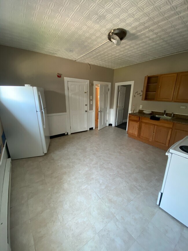 Building Photo - 59 Foster St