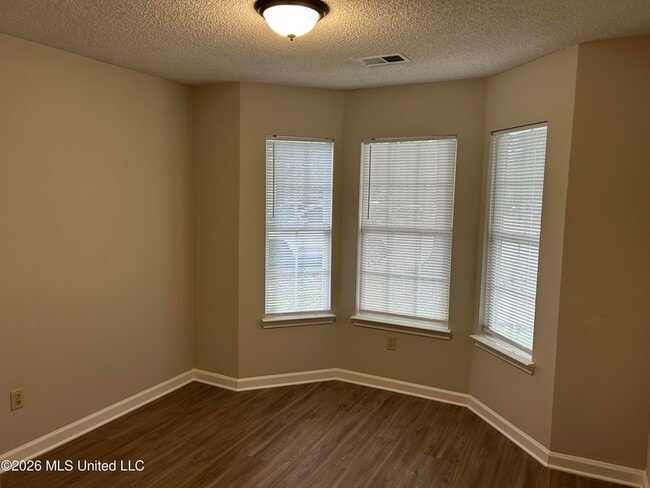 Building Photo - 2900 Brachton Cove W
