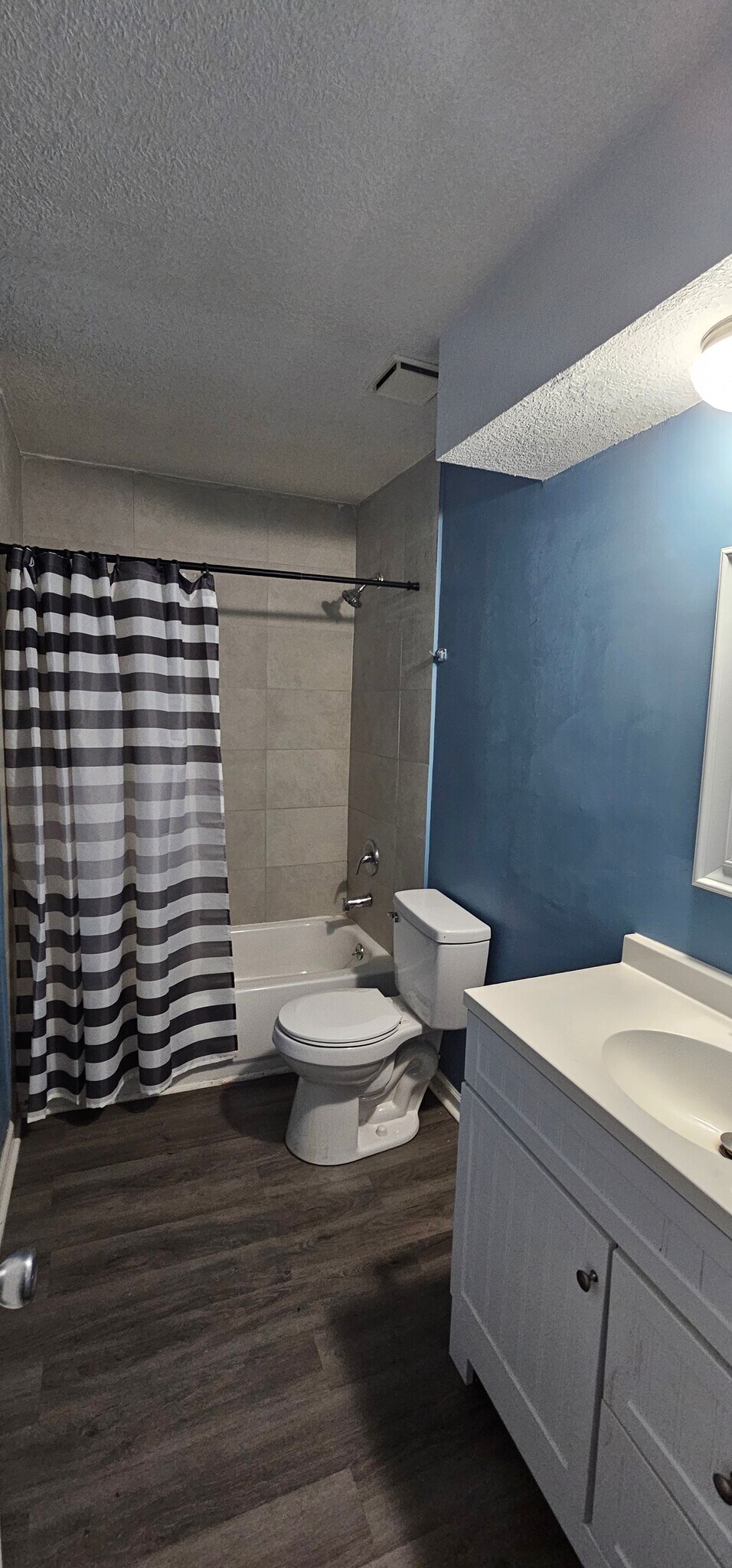 Building Photo - 744 N 70th St