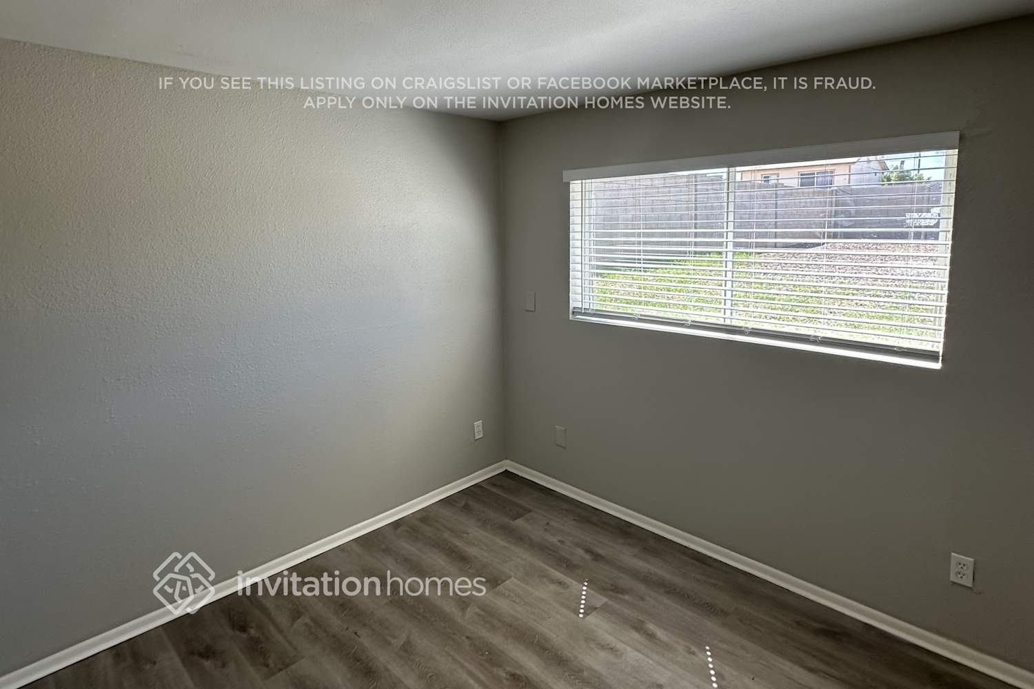 Building Photo - 3807 W Columbine Dr