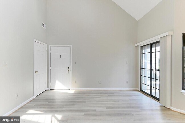 Building Photo - 7005 Birkenhead Pl