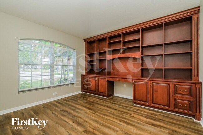 Building Photo - 10529 San Travaso Dr