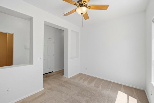 Building Photo - 12683 E Viento St