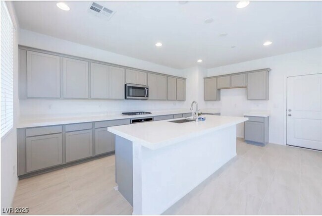 Building Photo - 10407 Sadie Blake Ave