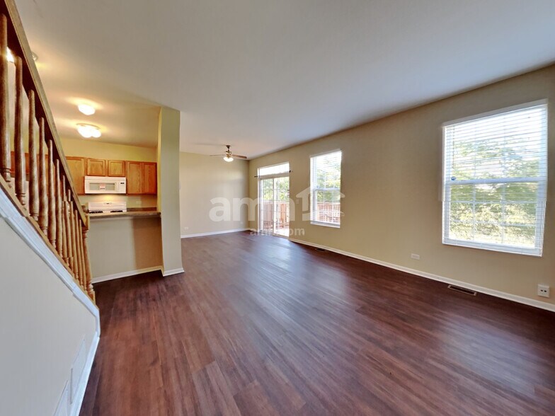 Building Photo - 1350 W Crane View Ct