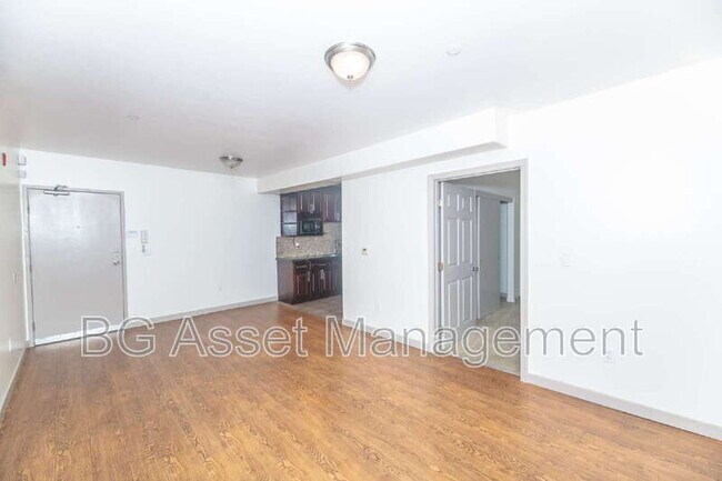 Primary Photo - 1459 MacArthur Blvd