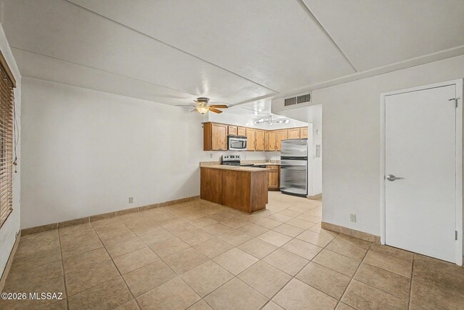 Building Photo - 55 N Cherry Ave