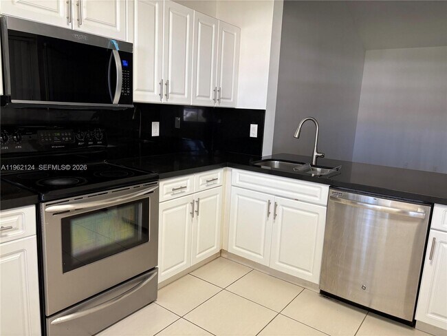 Building Photo - 6579 Via Regina