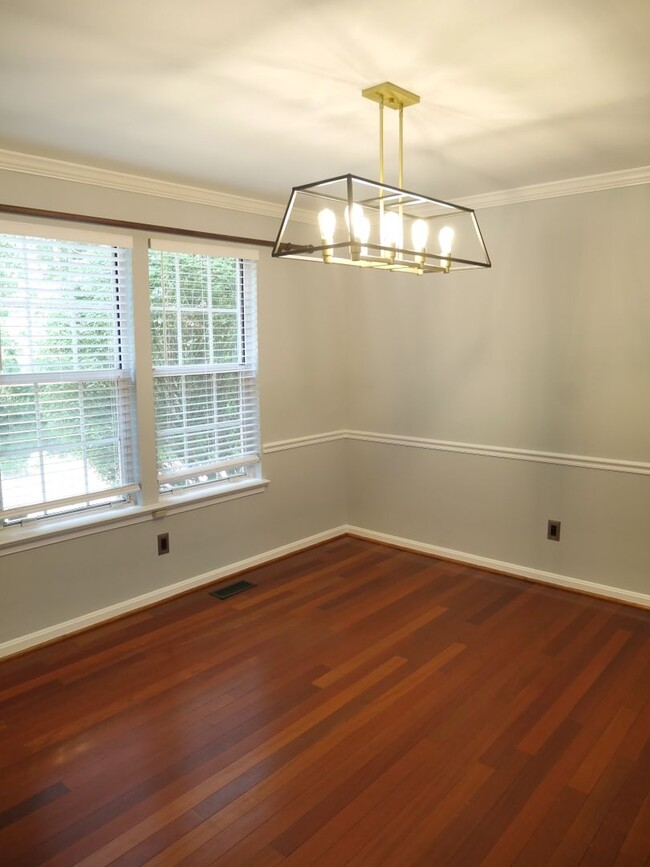 Building Photo - Recently Renovated & Move-In Ready- Bowie, MD
