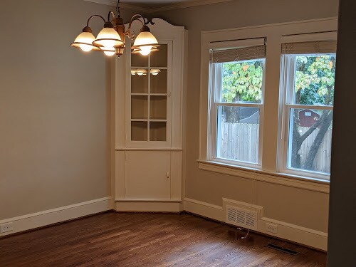 Building Photo - 1245 S Hawthorne Rd