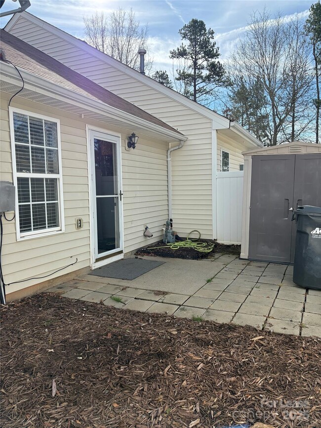 Building Photo - 1334 Stoney Creek Ln