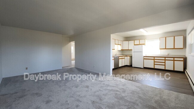 Building Photo - 2913 8th St N