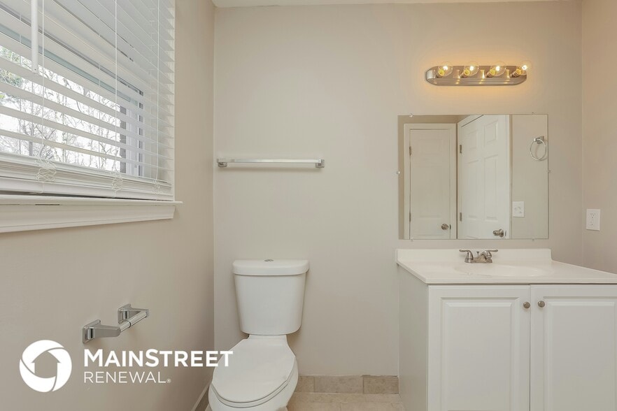 Building Photo - 4872 Shasta Dr