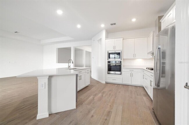 Building Photo - 5613 Lightning Whelk Ln