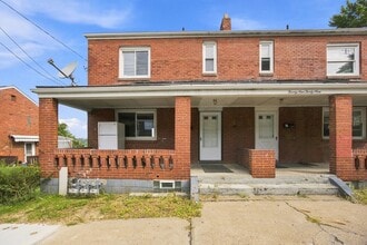 Building Photo - 2937-2939 Freeland St