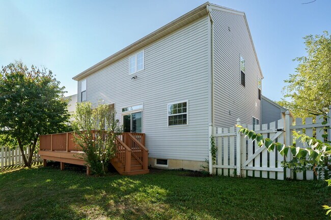 Building Photo - 3594 Armada Dr