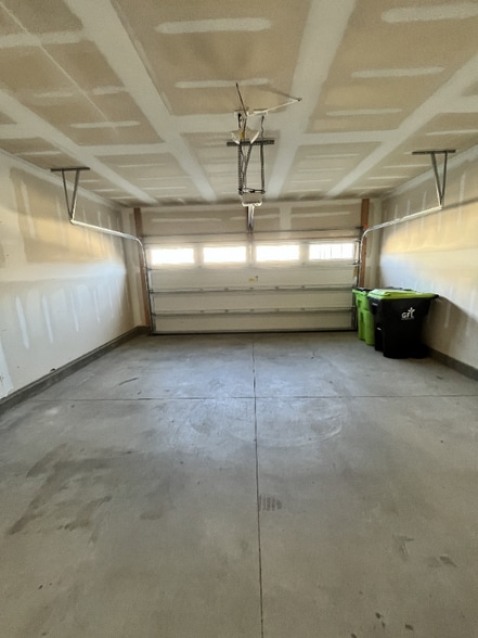 Building Photo - 135 Orvis Dr