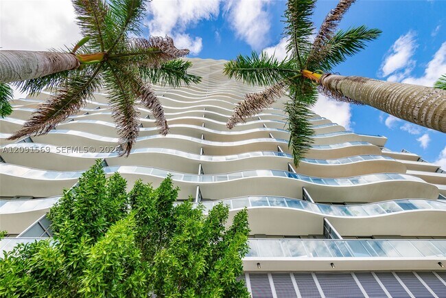 Building Photo - 1400 Biscayne Blvd