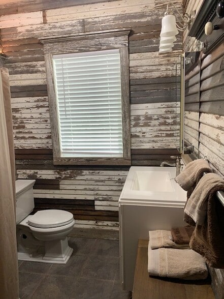 Building Photo - 3381 Sartain Rd