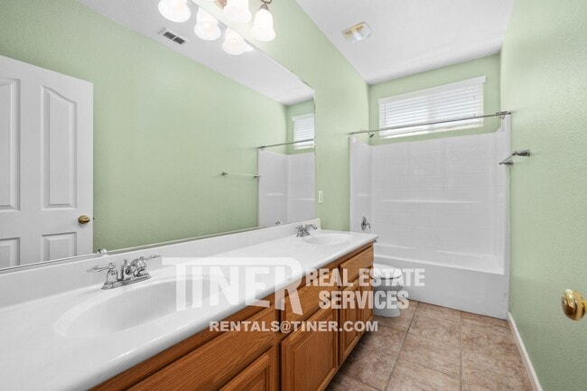 Building Photo - Beautiful North Natomas Home