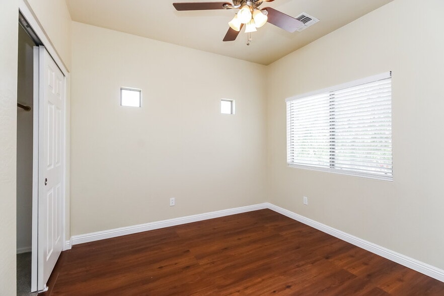 Building Photo - 10022 W Luxton Ln